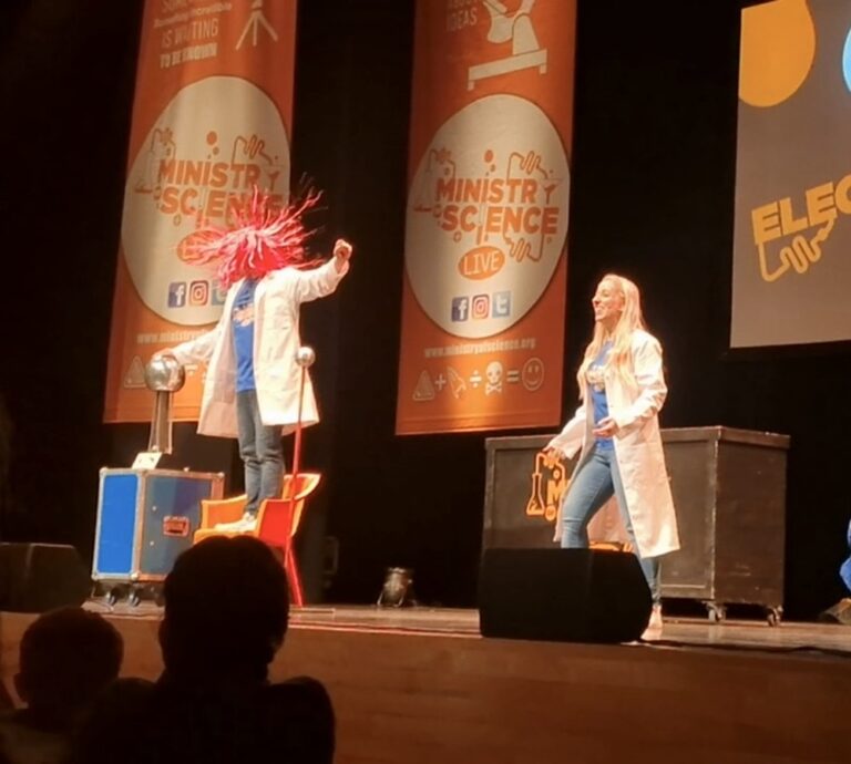 ministry of science family show in reading berkshire - by @alexandrasfamily